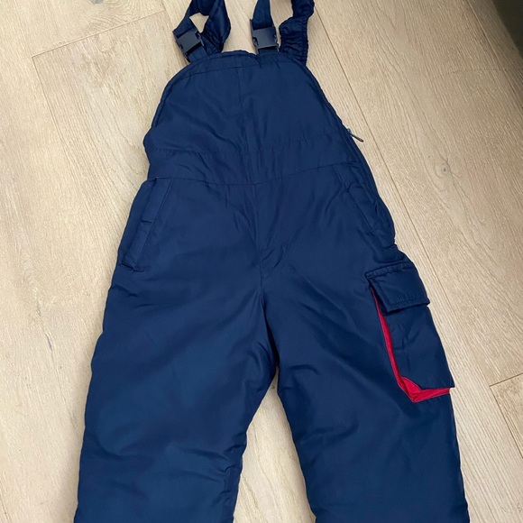 Oshkosh snow overalls - Picture 2 of 4